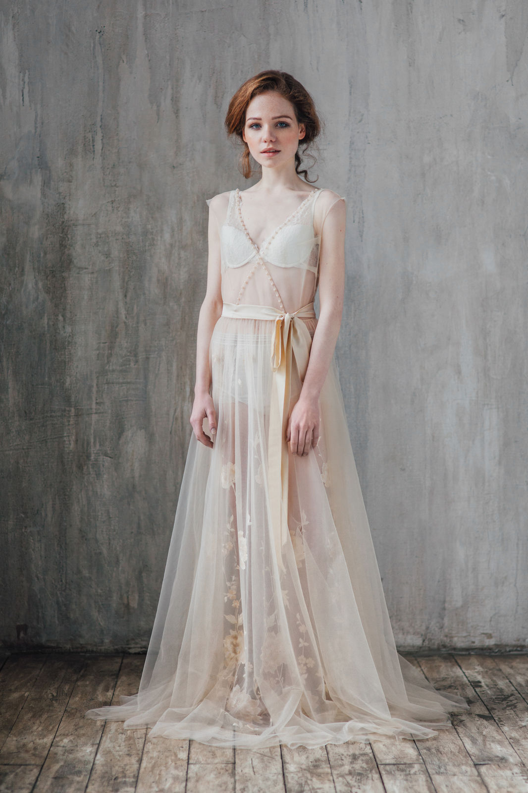 Vesssna-Wedding-ss2016-Buduarnoe-plate-Golden-Flowers-1.jpg